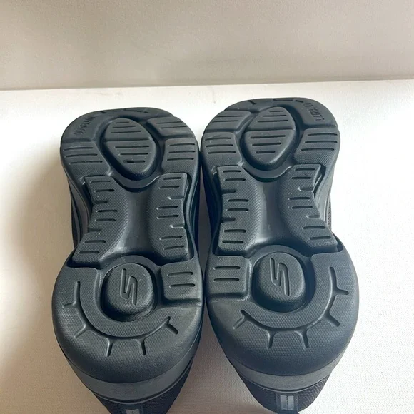 NWOT SKECHERS WOMENS AIR COOLED ARCH FIT BLACK SNEAKERS 8.5 - Picture 13 of 13